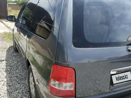 Kia Carnival 2002 года за 1 500 000 тг. в Сарыагаш – фото 3