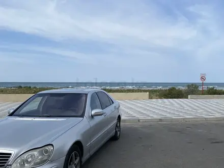 Mercedes-Benz S 500 2003 года за 3 800 000 тг. в Актау – фото 2