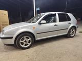 Volkswagen Golf 1998 года за 2 300 000 тг. в Сарыагаш – фото 2