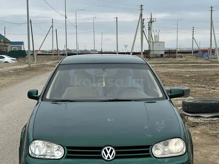 Volkswagen Golf 2000 года за 2 350 000 тг. в Атырау – фото 3