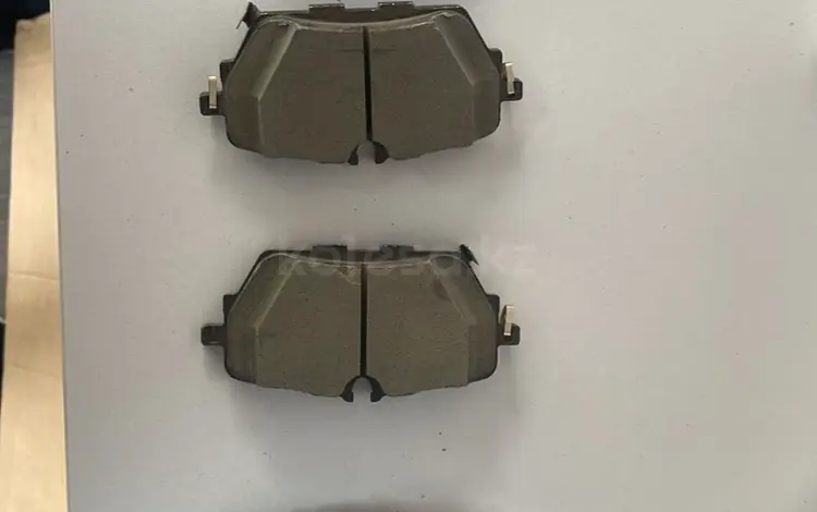 Оригинальный комплект задних тормозных колодок LI за 1 000 тг. в Актау