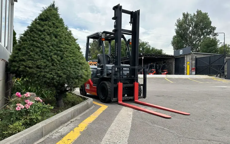 Toyota  8FG25 \ 2.5 тонны, 4 метра, автомат, бензин, отопитель 2010 года за 7 600 000 тг. в Алматы