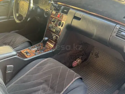 Mercedes-Benz E 280 1998 года за 4 200 000 тг. в Алматы – фото 28