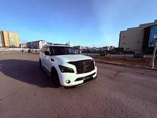 Infiniti QX80