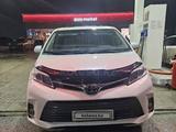 Toyota Sienna 2011 года за 11 800 000 тг. в Актау
