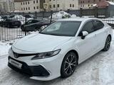 Toyota Camry 2023 года за 16 600 000 тг. в Астана