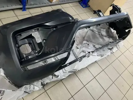 Бампер передний Toyota Fortuner 2020-2023 за 1 000 тг. в Алматы