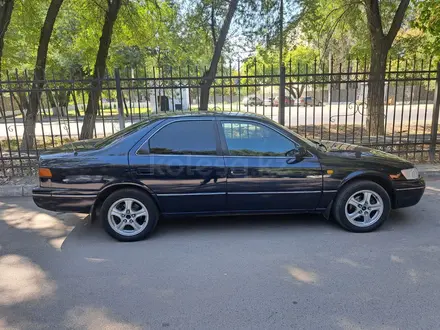 Toyota Camry 1999 года за 4 000 000 тг. в Алматы