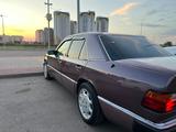 Mercedes-Benz E 230 1991 года за 1 650 000 тг. в Караганда – фото 4