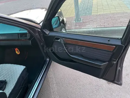 Mercedes-Benz E 230 1991 года за 1 650 000 тг. в Караганда – фото 12