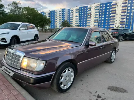 Mercedes-Benz E 230 1991 года за 1 650 000 тг. в Караганда