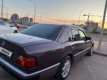 Mercedes-Benz E 230 1991 года за 1 650 000 тг. в Караганда – фото 5