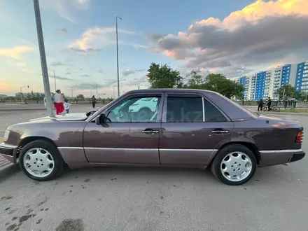 Mercedes-Benz E 230 1991 года за 1 650 000 тг. в Караганда – фото 7