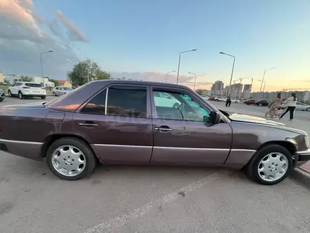 Mercedes-Benz E 230 1991 года за 1 650 000 тг. в Караганда – фото 8