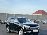 Chevrolet TrailBlazer 2020 года за 13 990 000 тг. в Шымкент – фото 4