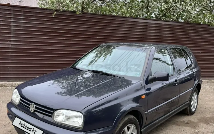 Volkswagen Golf 1996 года за 2 350 000 тг. в Астана