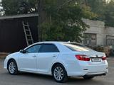 Toyota Camry 2014 годаүшін8 800 000 тг. в Семей – фото 3