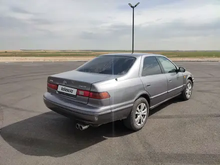 Toyota Camry 1997 года за 2 850 000 тг. в Шымкент – фото 3