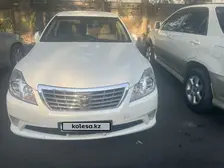 Toyota Crown, 2012