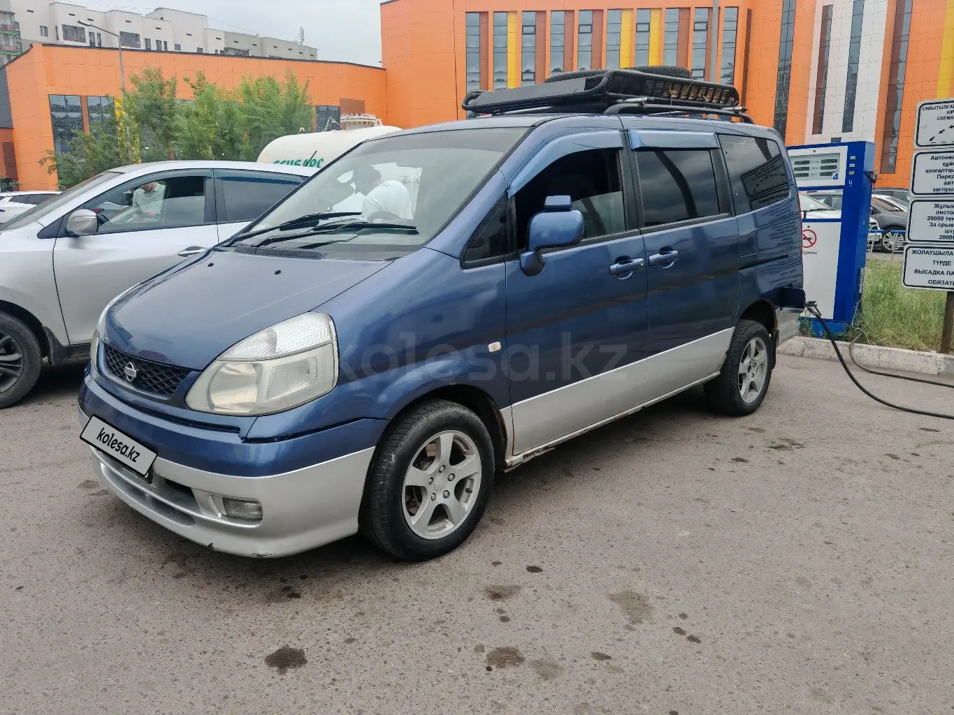 Nissan Serena, 1999