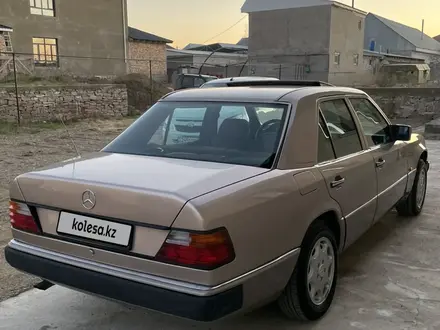 Mercedes-Benz E 200 1993 года за 1 600 000 тг. в Тараз – фото 4