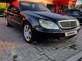 Mercedes-Benz S 320 2000 годаfor3 000 000 тг. в Караганда