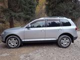 Volkswagen Touareg 2007 годаүшін6 750 000 тг. в Алматы – фото 4
