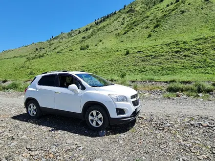 Chevrolet Tracker 2013 года за 5 500 000 тг. в Семей – фото 2