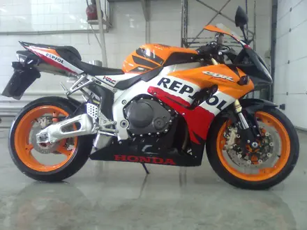Honda  CBR1000RR Repsol HRC 2007 года за 6 500 000 тг. в Алматы – фото 2