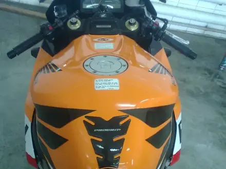 Honda  CBR1000RR Repsol HRC 2007 года за 6 500 000 тг. в Алматы – фото 5