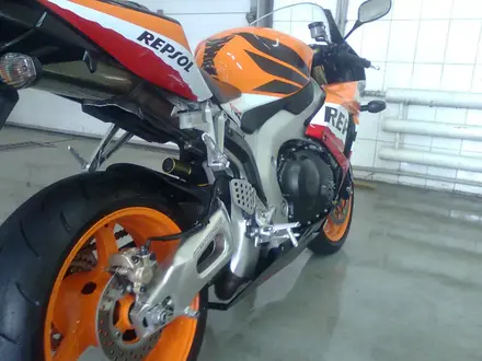 Honda  CBR1000RR Repsol HRC 2007 года за 6 500 000 тг. в Алматы – фото 6