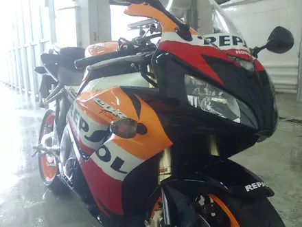 Honda  CBR1000RR Repsol HRC 2007 года за 6 500 000 тг. в Алматы – фото 7