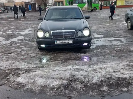 Mercedes-Benz E 280 1998 года за 2 800 000 тг. в Талдыкорган – фото 2