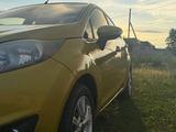 Ford Fiesta 2014 года за 4 000 000 тг. в Уральск – фото 2