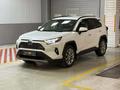 Toyota RAV4 2022 года за 20 190 000 тг. в Алматы