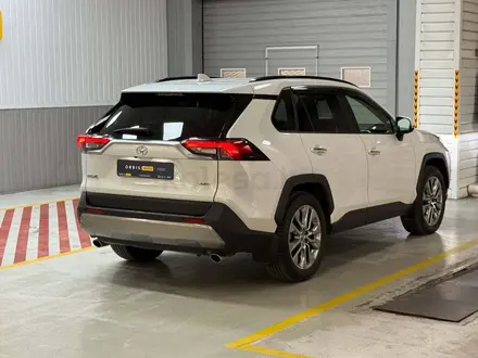 Toyota RAV4 2022 года за 20 190 000 тг. в Алматы – фото 6