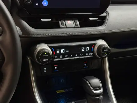 Toyota RAV4 2022 года за 20 190 000 тг. в Алматы – фото 15