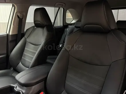 Toyota RAV4 2022 года за 20 190 000 тг. в Алматы – фото 22