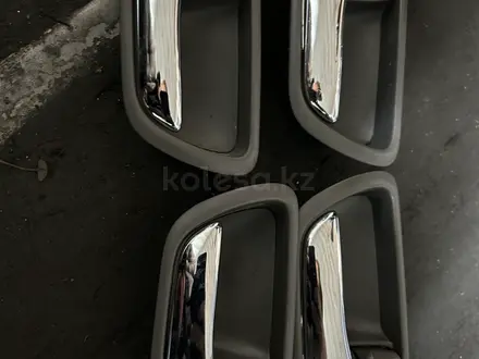 Дверные ручки внутренний Тойота Камри 30 за 7 000 тг. в Алматы