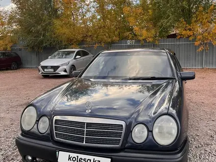 Mercedes-Benz E 230 1996 года за 2 000 000 тг. в Караганда