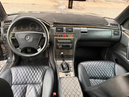 Mercedes-Benz E 230 1996 года за 2 000 000 тг. в Караганда – фото 5
