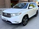 Toyota Highlander 2013 года за 11 900 000 тг. в Караганда