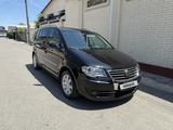Volkswagen Touran 2009 года за 4 300 000 тг. в Тараз