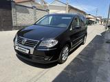 Volkswagen Touran 2009 года за 4 300 000 тг. в Тараз – фото 3