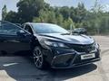 Toyota Camry 2020 года за 13 000 000 тг. в Алматы