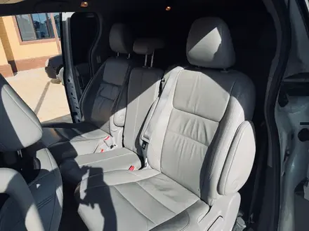 Toyota Sienna 2016 года за 9 800 000 тг. в Атырау – фото 4