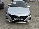 Hyundai Accent 2021 года за 7 200 000 тг. в Атырау – фото 2