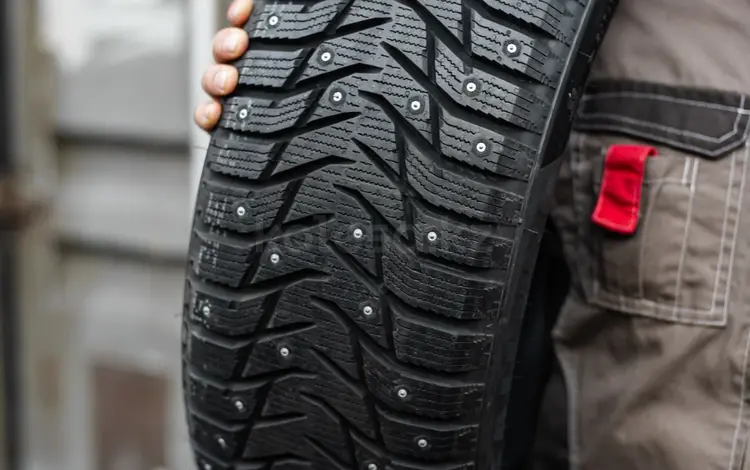 215/60R17 SAILUN шипы, мягкие, тихие, отличное сцепление на льду и снегу. за 44 000 тг. в Астана