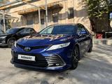 Toyota Camry 2022 года за 13 800 000 тг. в Шымкент