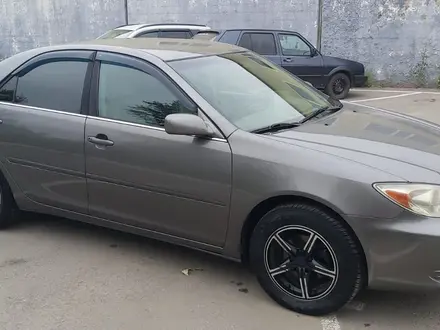 Toyota Camry 2003 года за 5 500 000 тг. в Петропавловск – фото 2